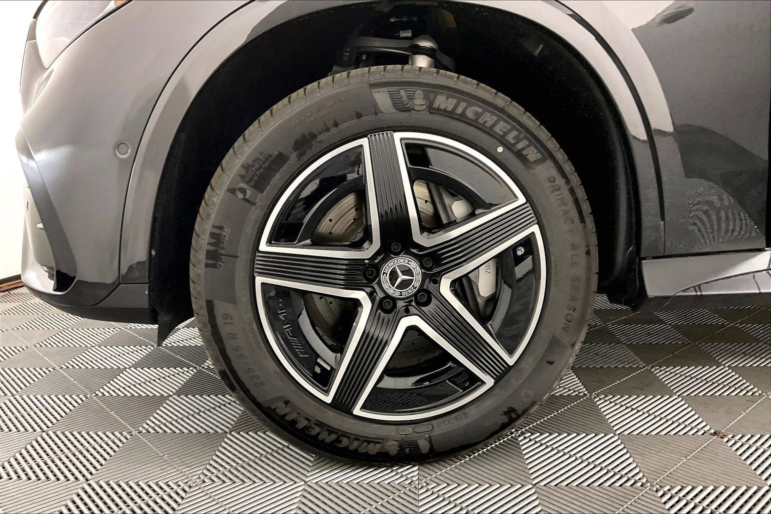 New 2026 Graphite Grey Metallic Mercedes-Benz GLC 300 image 24