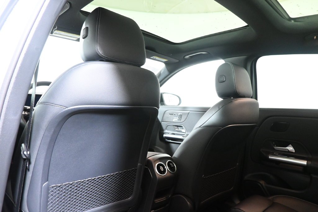 Used 2026 Mountain Grey Metallic Mercedes-Benz GLA 250 image 29