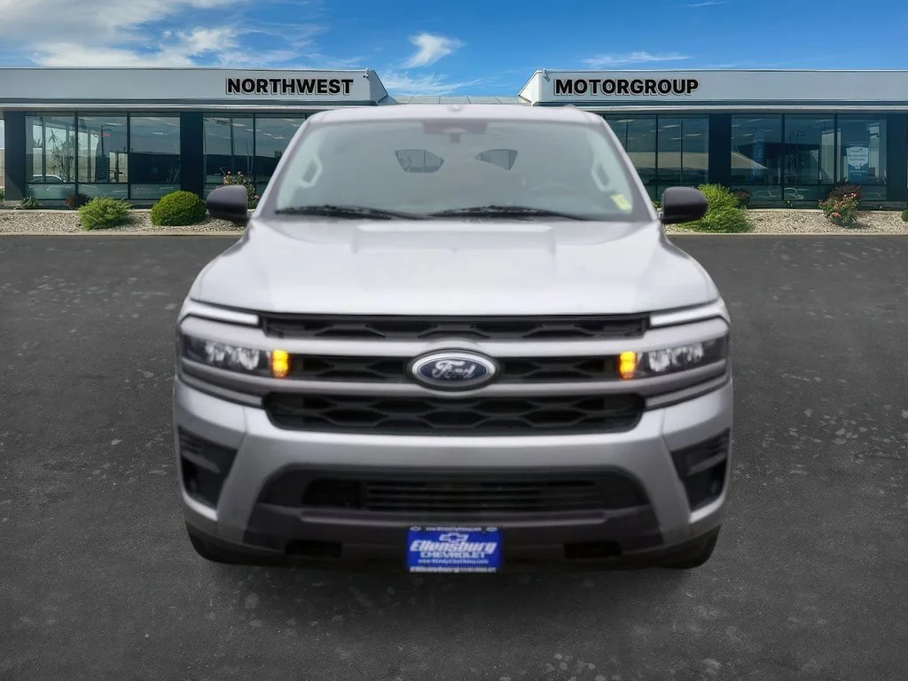 Used 2022 Iconic Silver Metallic Ford XL image 2