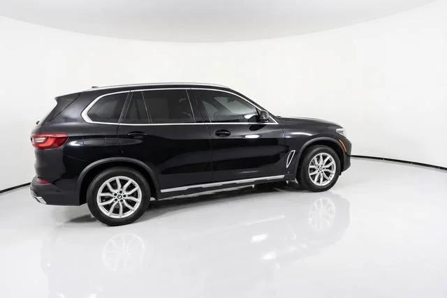 Used 2020 Black BMW xDrive40i image 9