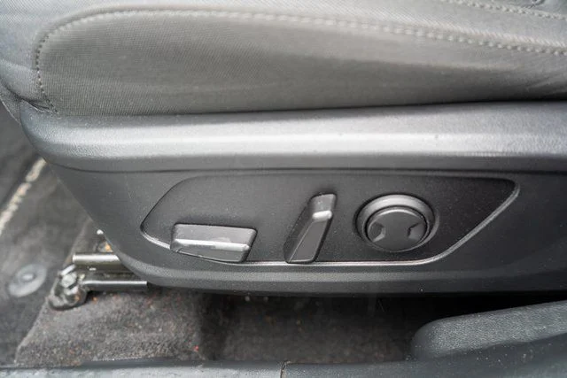 Used 2022 Green Hyundai SEL image 19