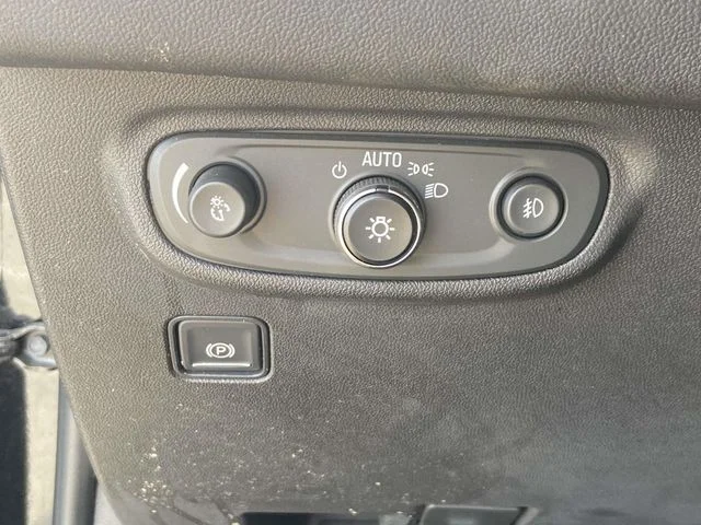 Used 2022 Black GMC AT4 image 20