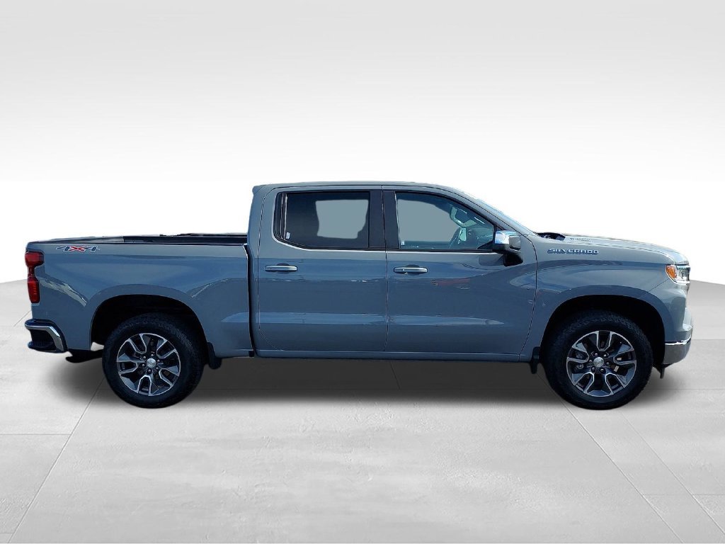 Used 2024 Gray Chevrolet LT image 6