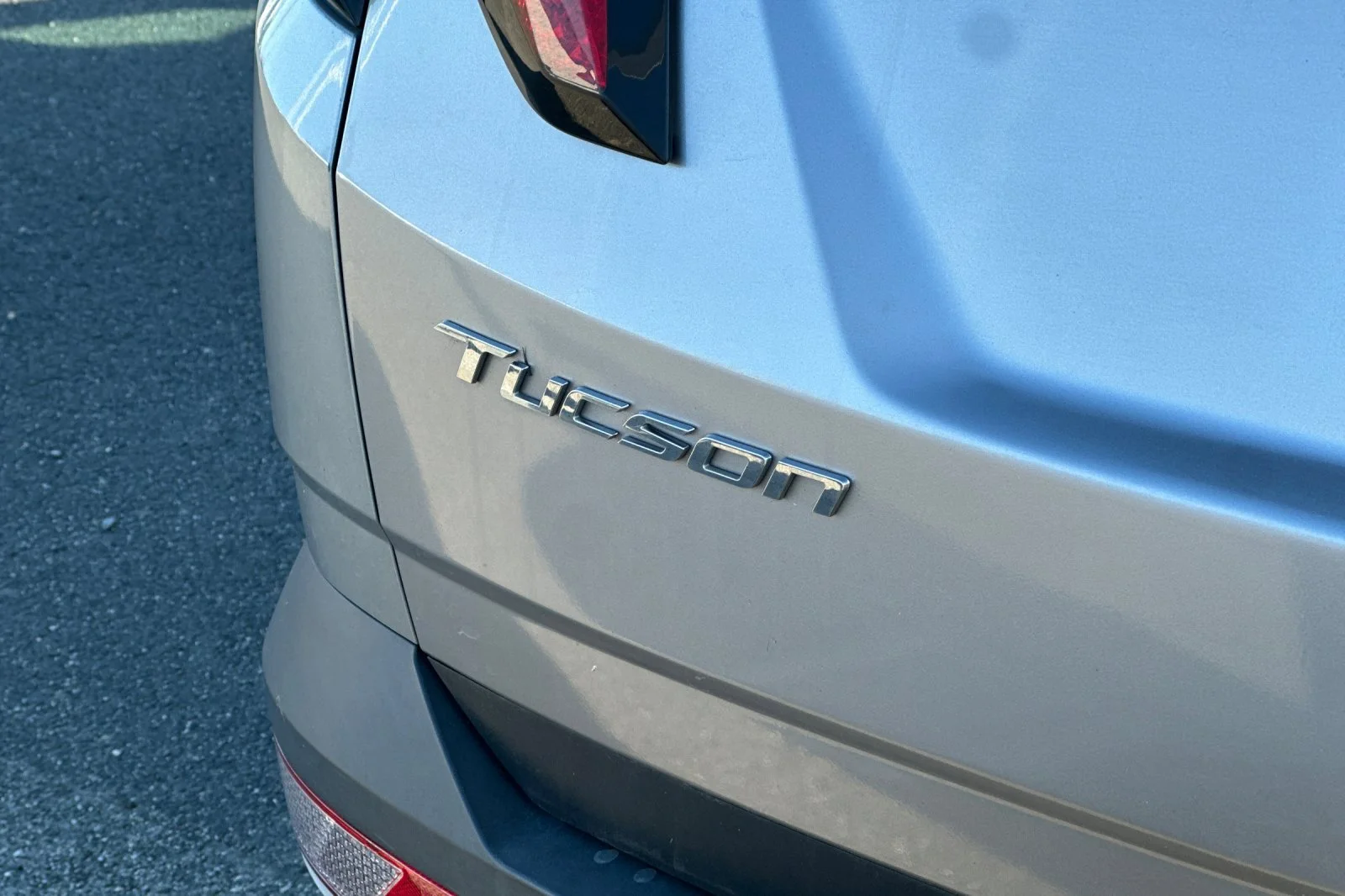 Used 2024 Shimmering Silver Hyundai SEL image 7