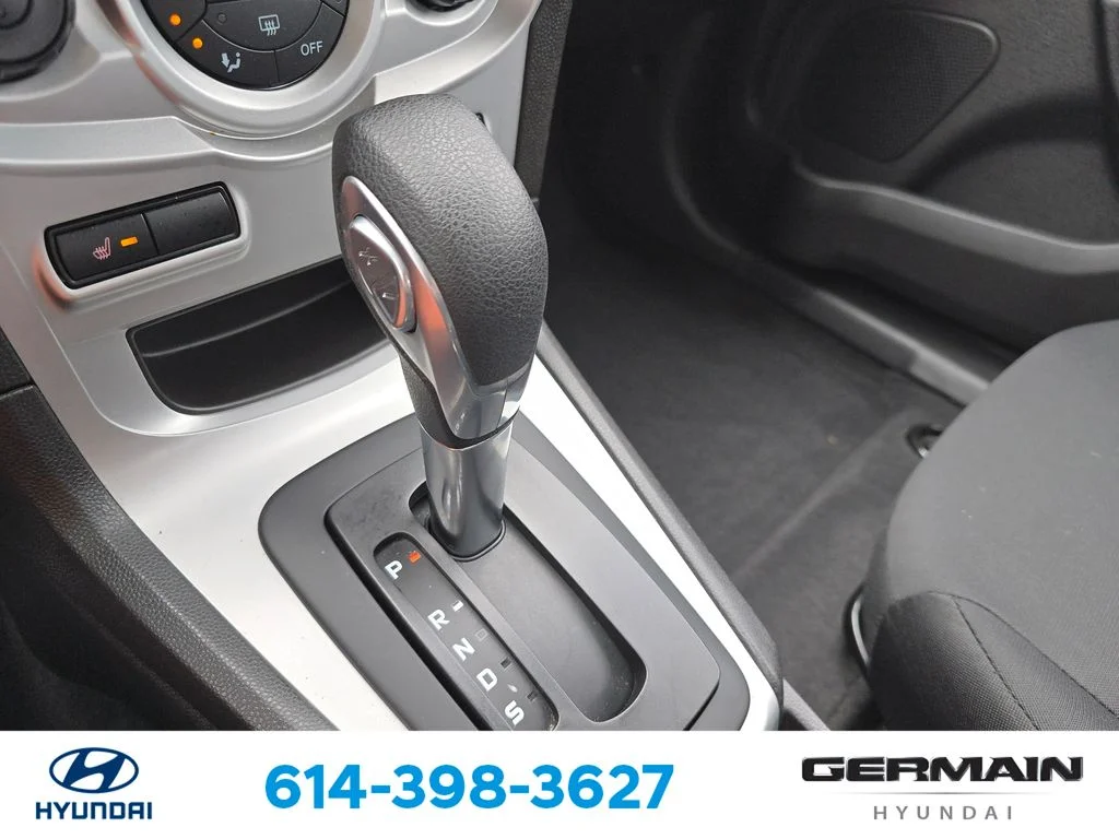 Used 2019 Gray Ford SE image 25