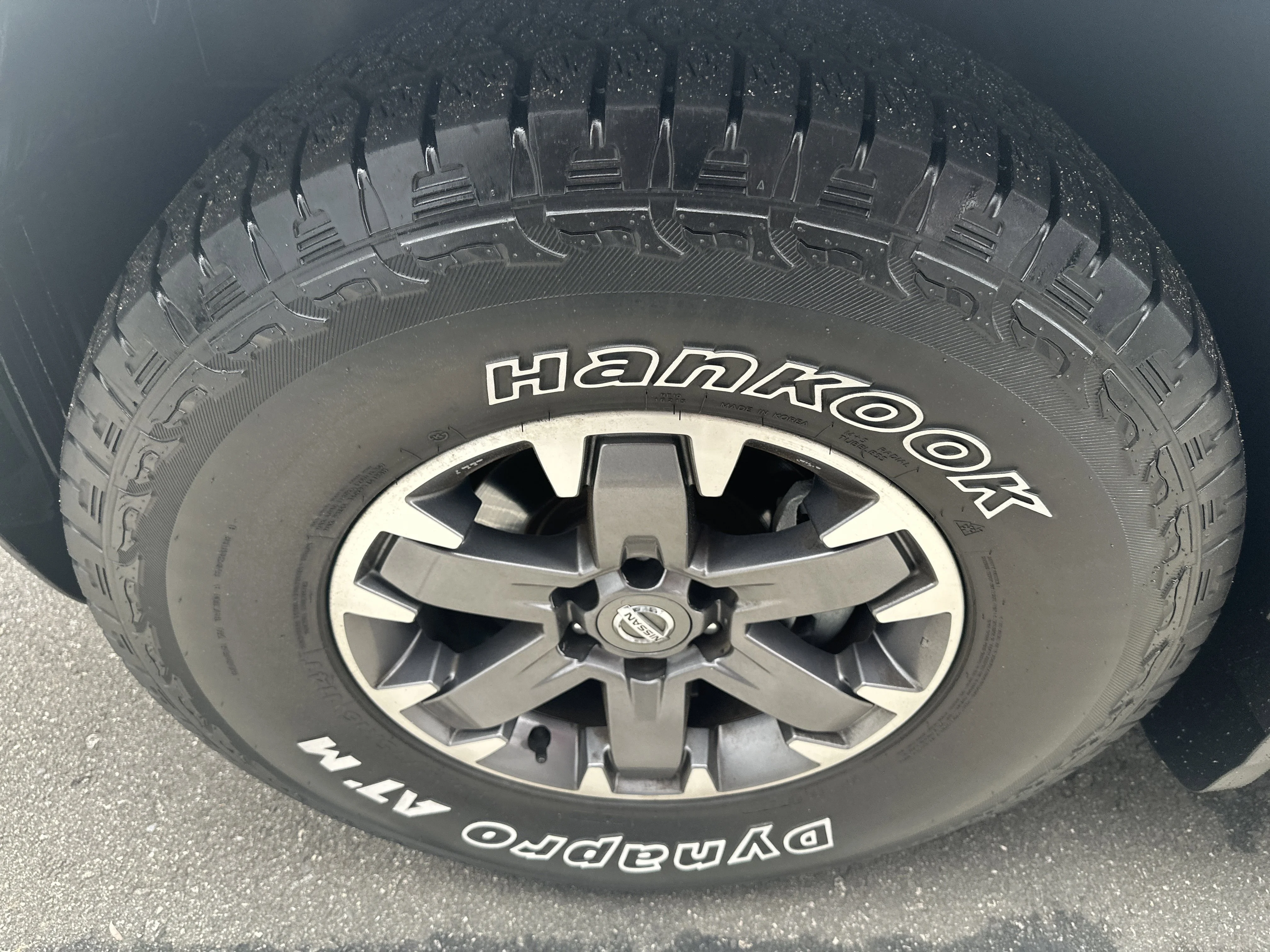 Used 2020 Glacier White Nissan PRO-4X image 36