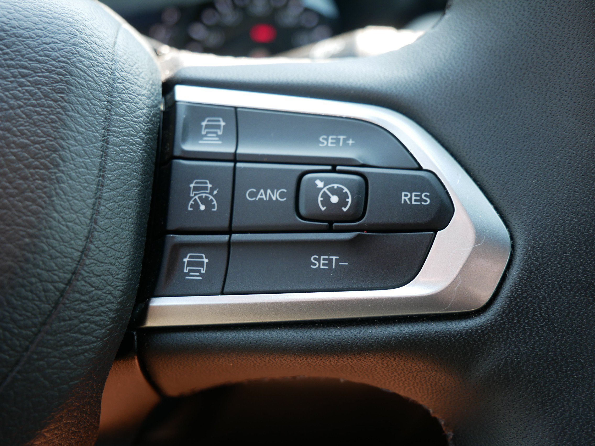 Used 2025 Silver Zynith Jeep Limited image 26