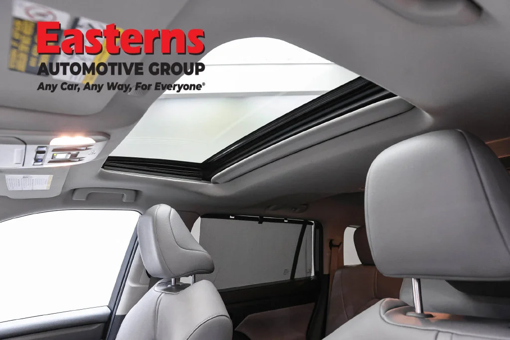 Used 2021 Silver Toyota XLE image 39