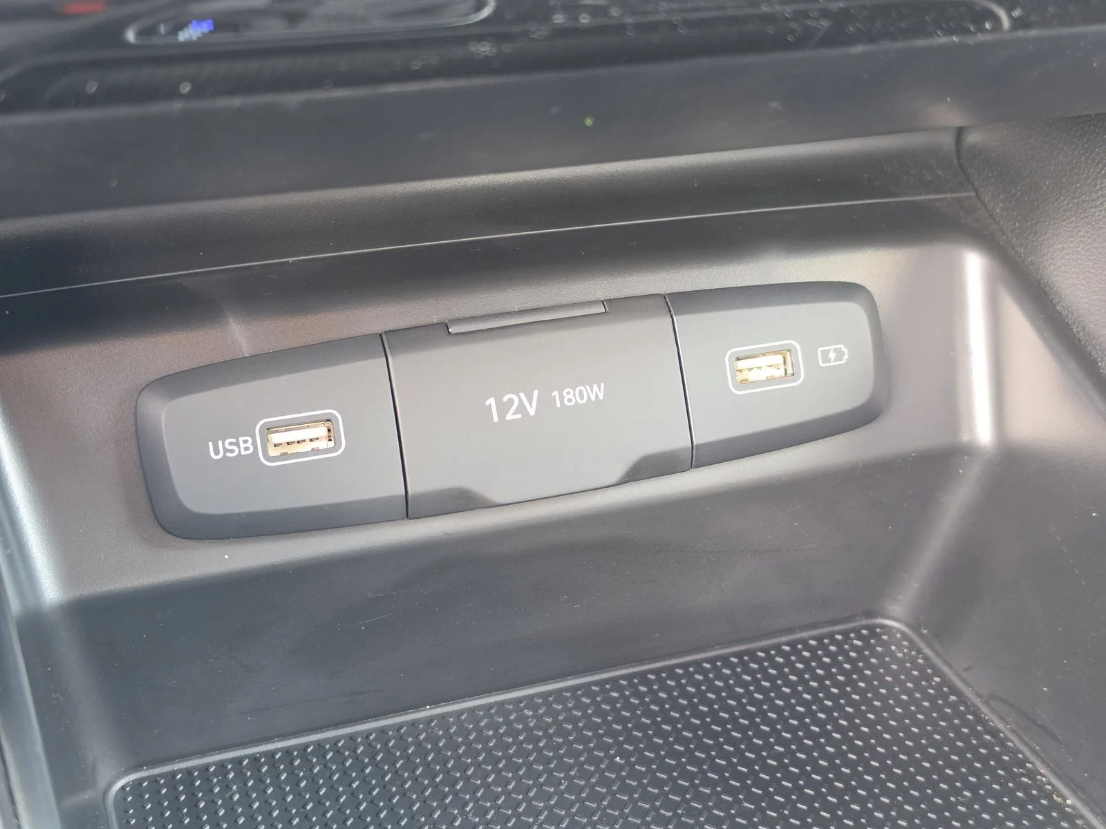 Used 2024 Green Hyundai SE image 25