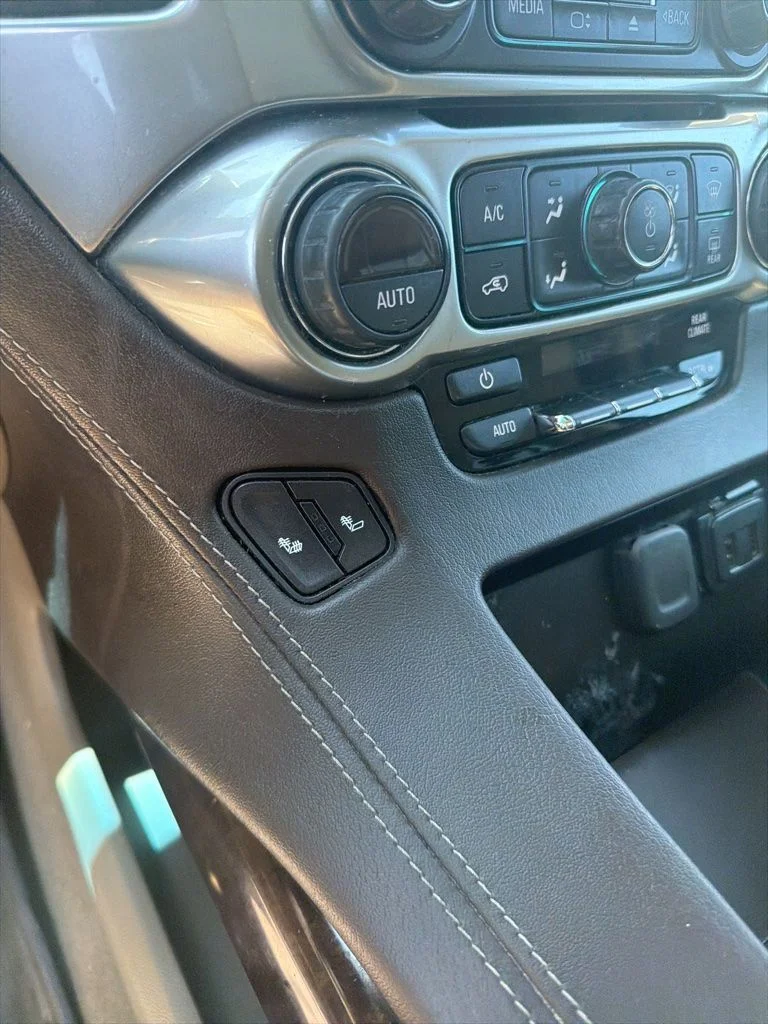 Used 2019 White Chevrolet LT image 14