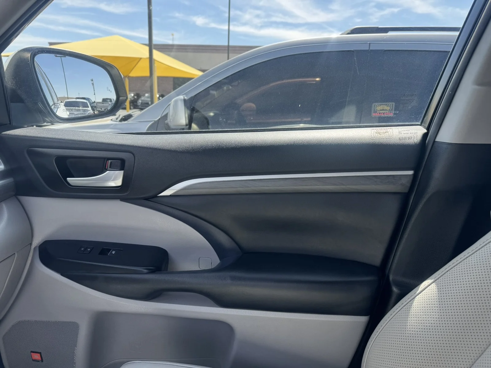 Used 2019  Toyota Hybrid Limited image 15