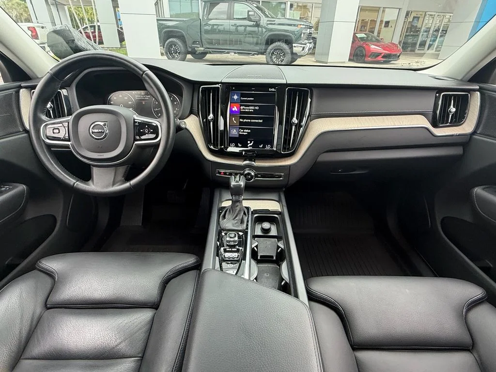 Used 2020 Black Volvo T6 Inscription image 14