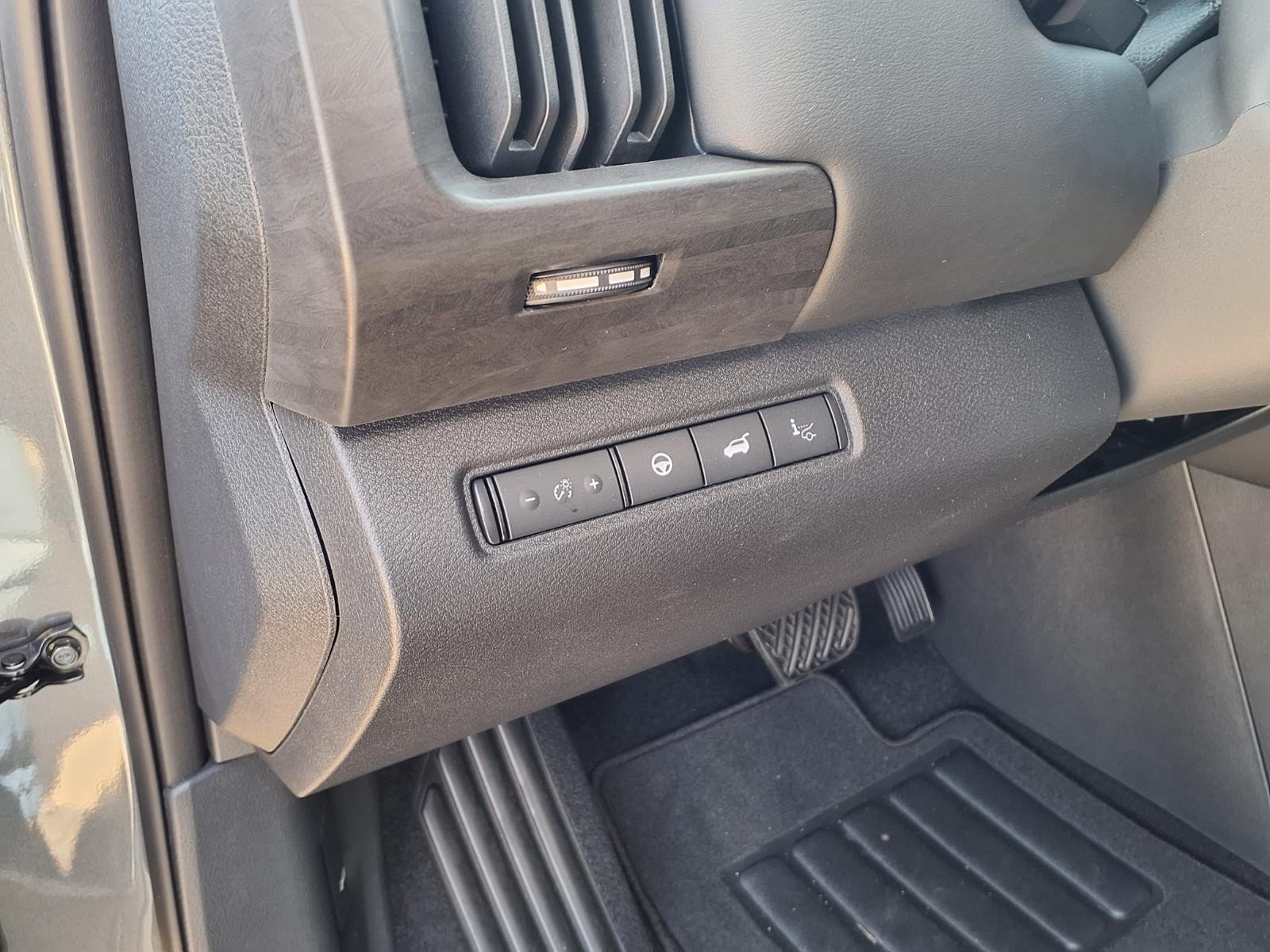 2026 Nissan Pathfinder Platinum Gray at Robbins Nissan