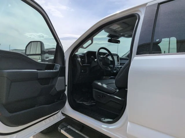 New 2026 Oxford White Ford F-350® Lariat® image 9