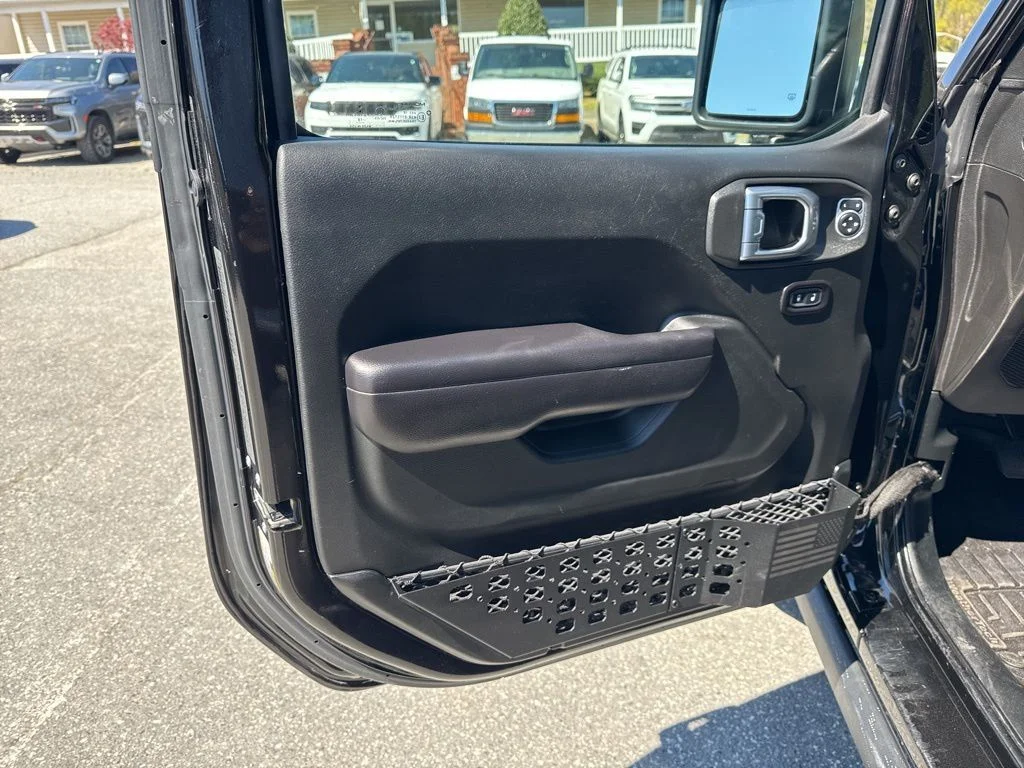 Used 2018 Black Jeep Rubicon image 23