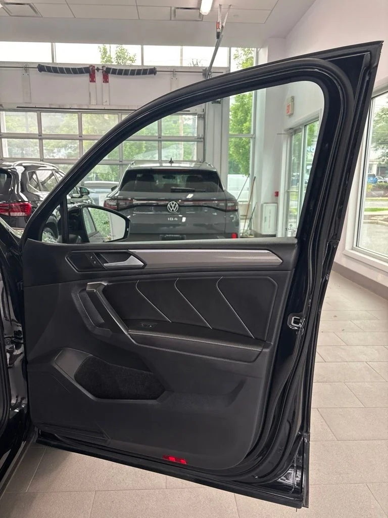 Used 2024 Black Volkswagen 2.0T SE R-Line Black image 15