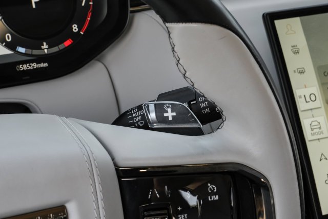 Certified Used 2024 Flux Silver SV Bespoke Ultra Metallic Gloss Land Rover SV Edition One Flux Silver image 28