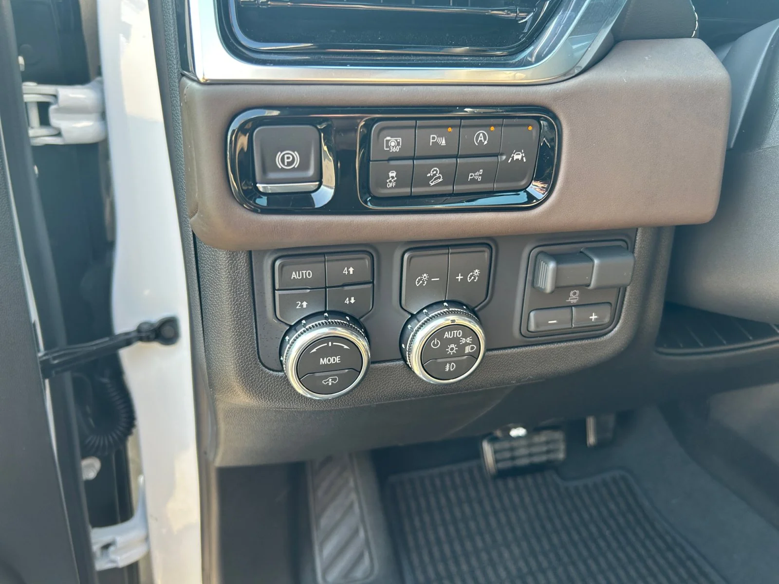 New 2026 Summit White GMC Denali Ultimate image 17