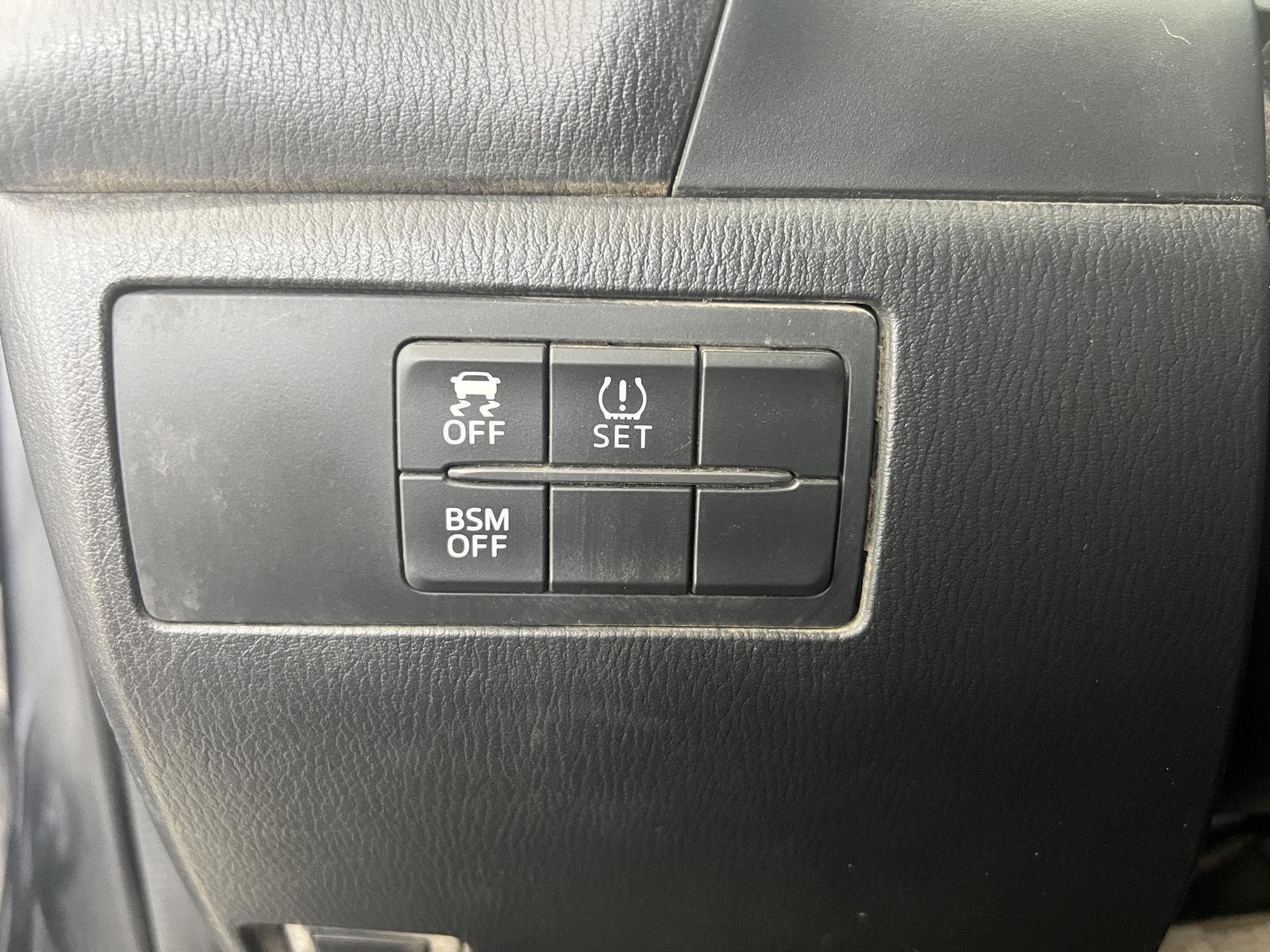 2015 Mazda MAZDA3 i Touring - Photo 14
