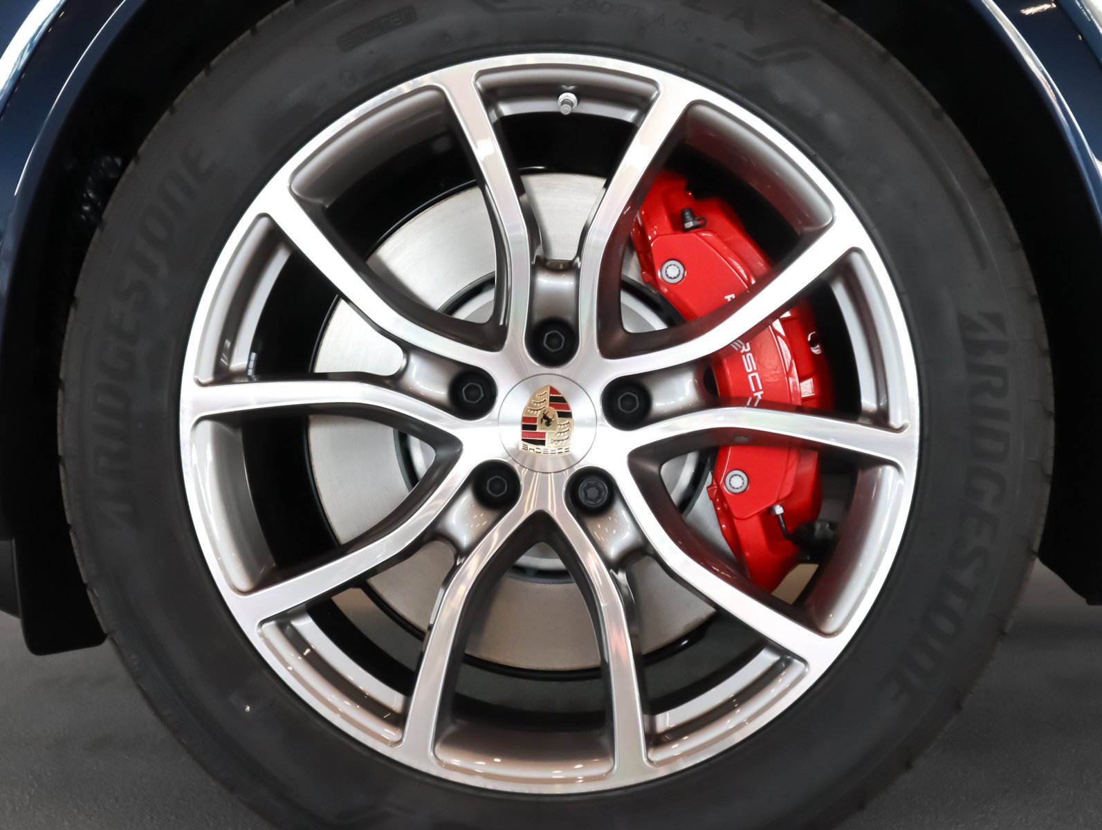 2025 Porsche Cayenne S - Photo 13