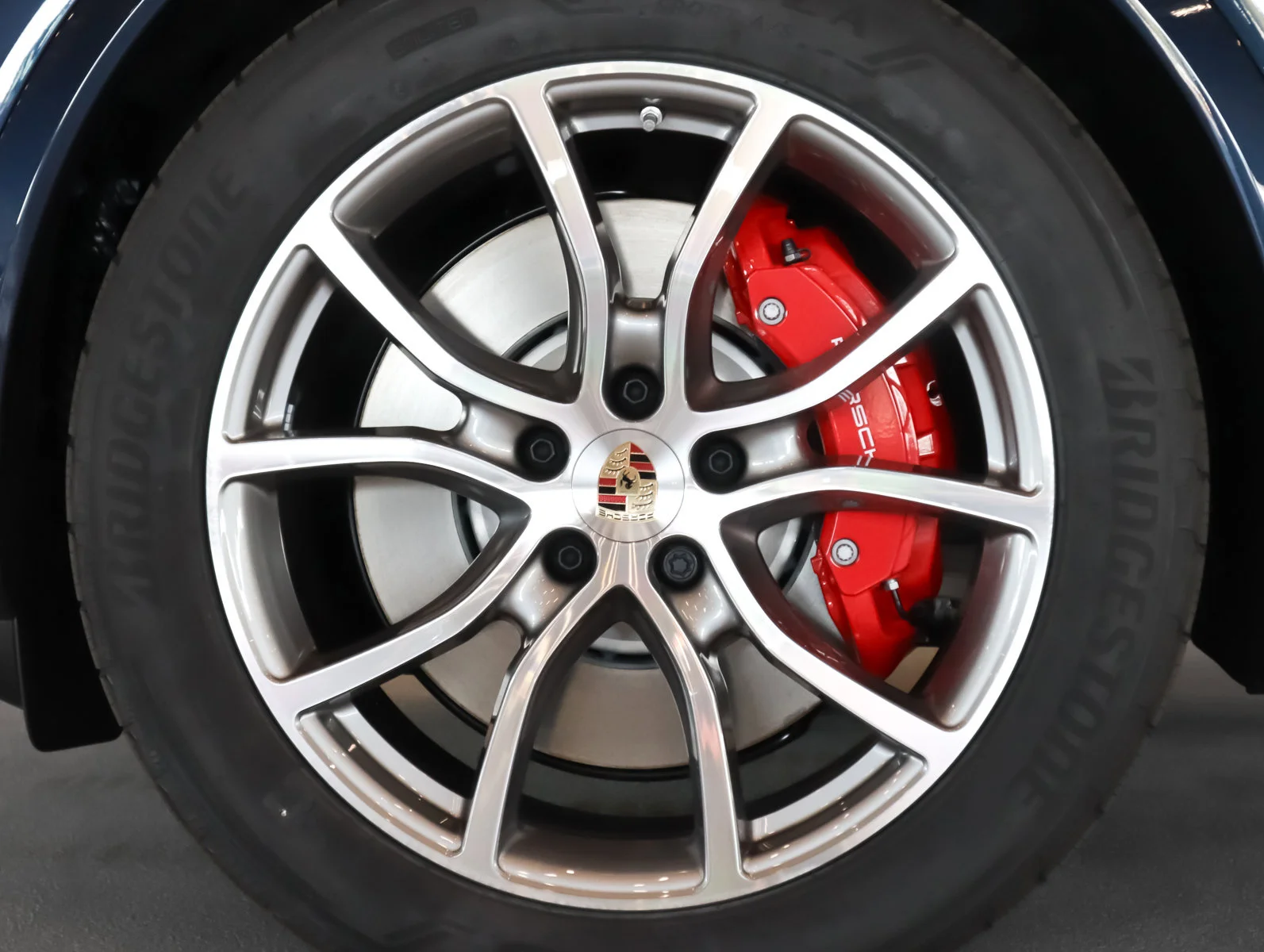 2025 Porsche Cayenne S - Photo 13
