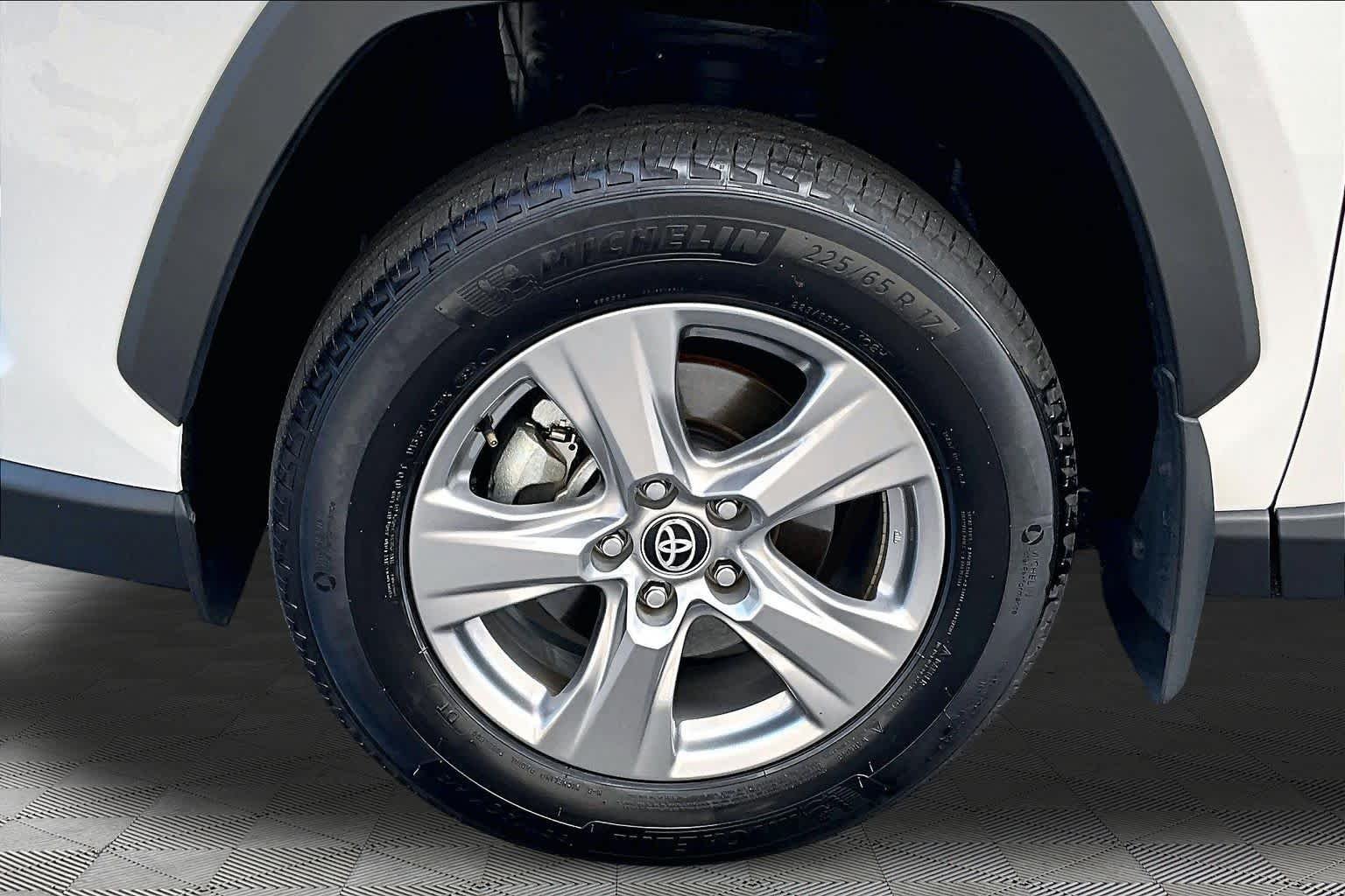 Used 2024 Ice Cap Toyota XLE image 11