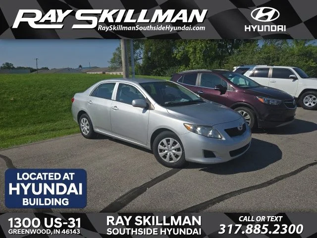 Used 2009 Silver Toyota LE image 1