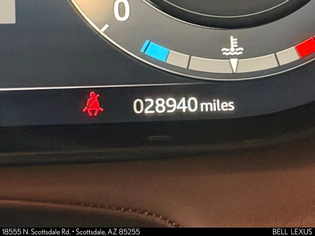 Used 2023  Land Rover SE Dynamic image 25