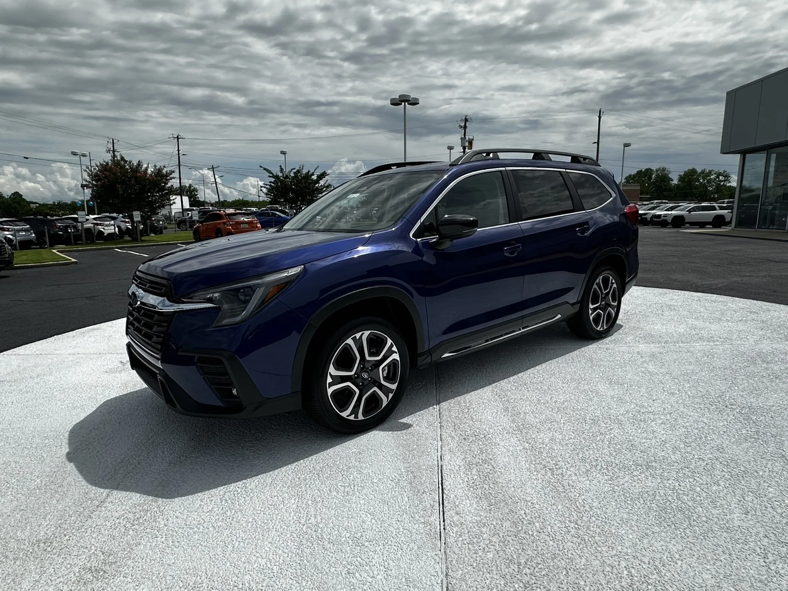 New 2026 SAPPHIRE BLUE PEARL Subaru Limited 7-Passenger image 3