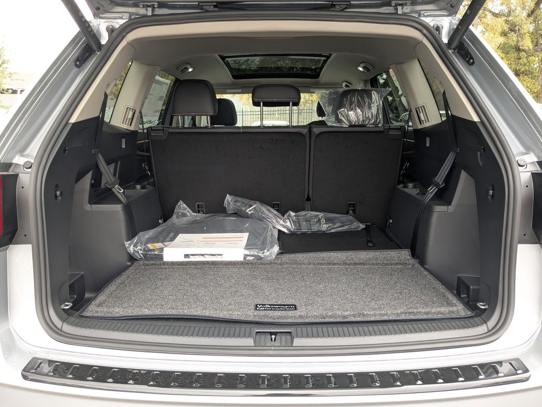 New 2026 Silver Mist Metallic Volkswagen 2.0T SE w/Technology image 18