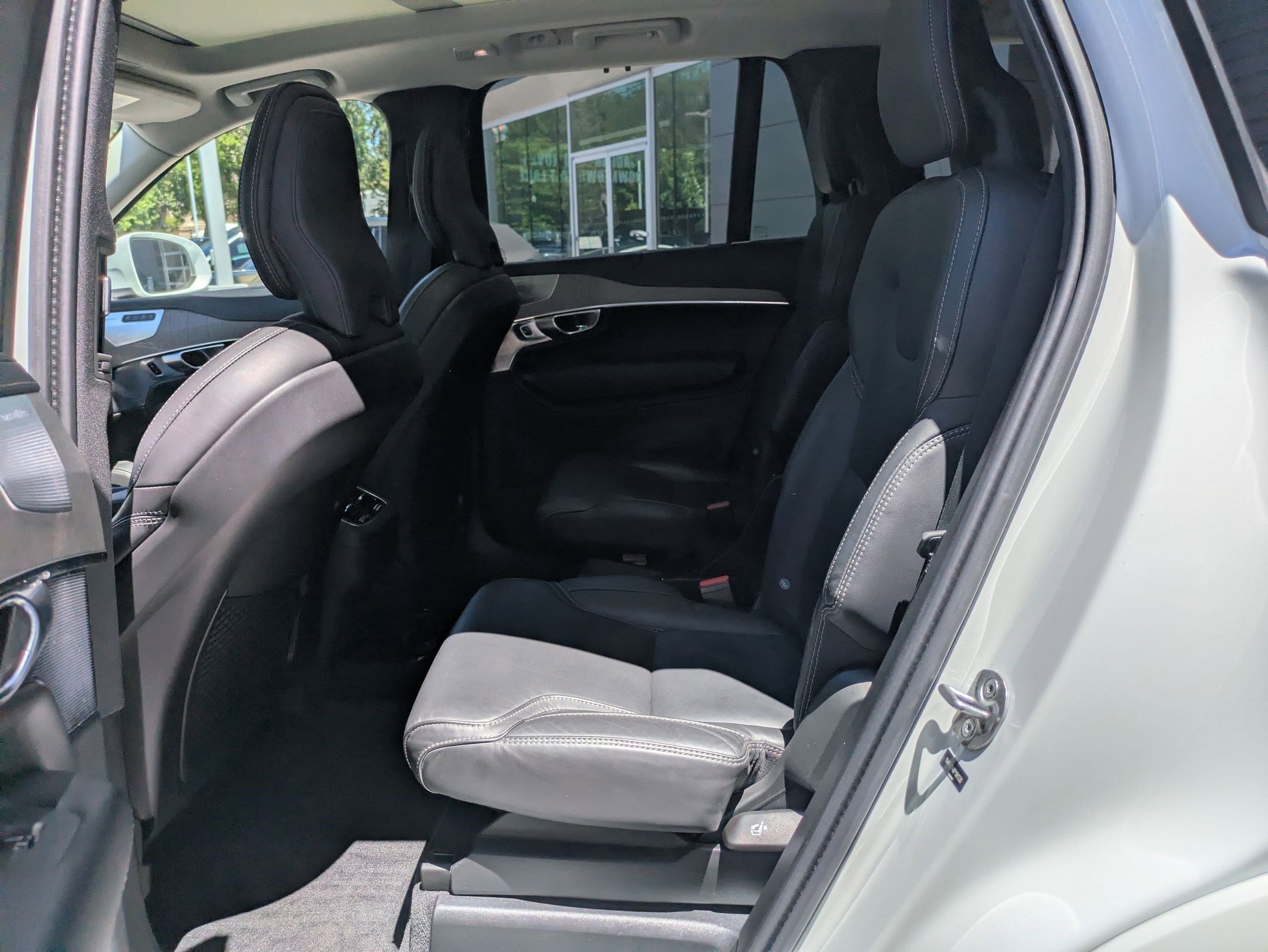 Certified Used 2023 Crystal White Volvo Ultimate image 26