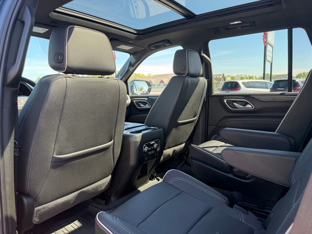 Used 2023  GMC SLT image 24