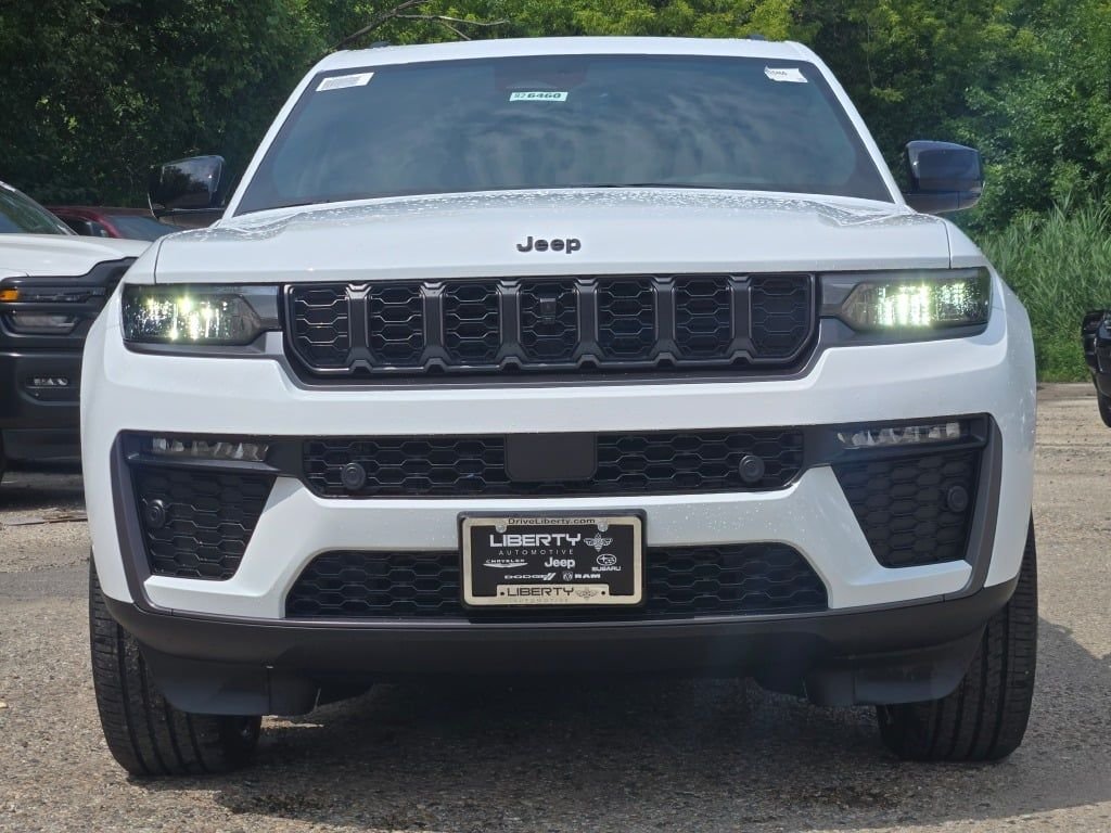 New 2026 Bright White Clear-Coat Exterior Paint Jeep  image 3