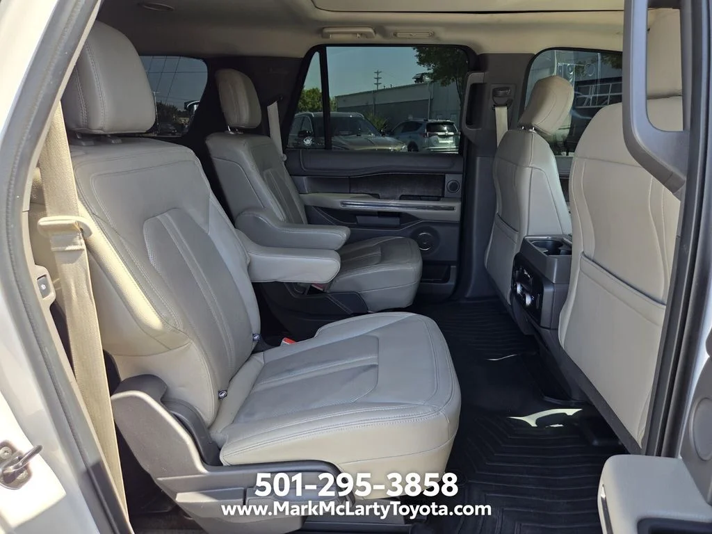 Used 2018 White Ford Limited image 22