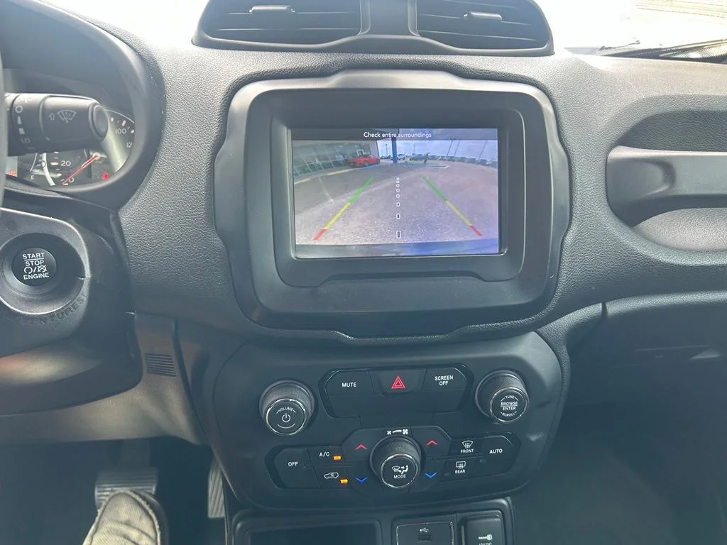 Used 2018 Black Jeep Latitude image 14