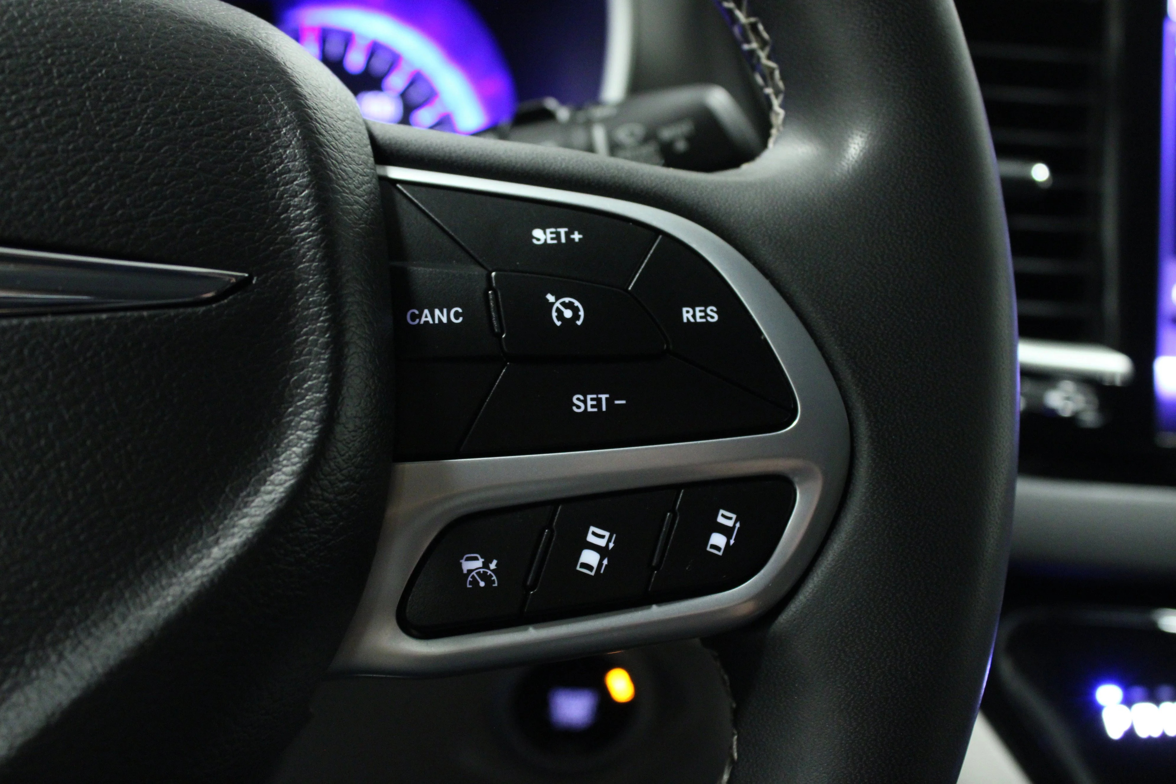Used 2023 Brilliant Black Crystal Pearlcoat Chrysler Touring L image 22