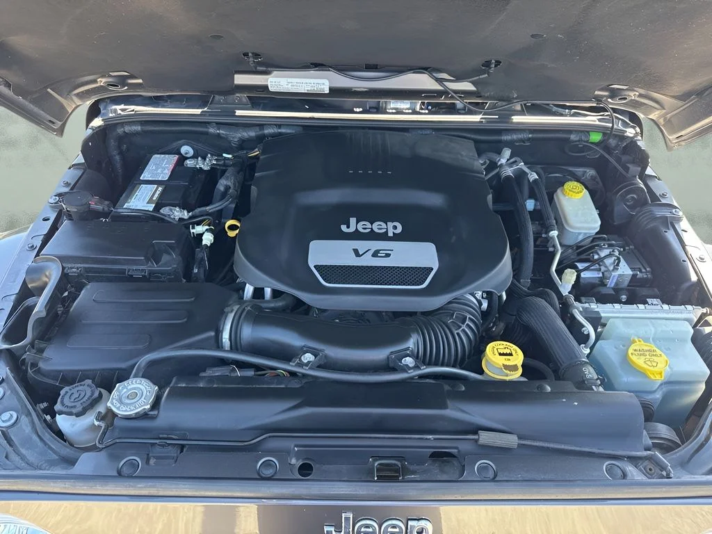 Used 2017 Gray Jeep Unlimited Sahara image 30