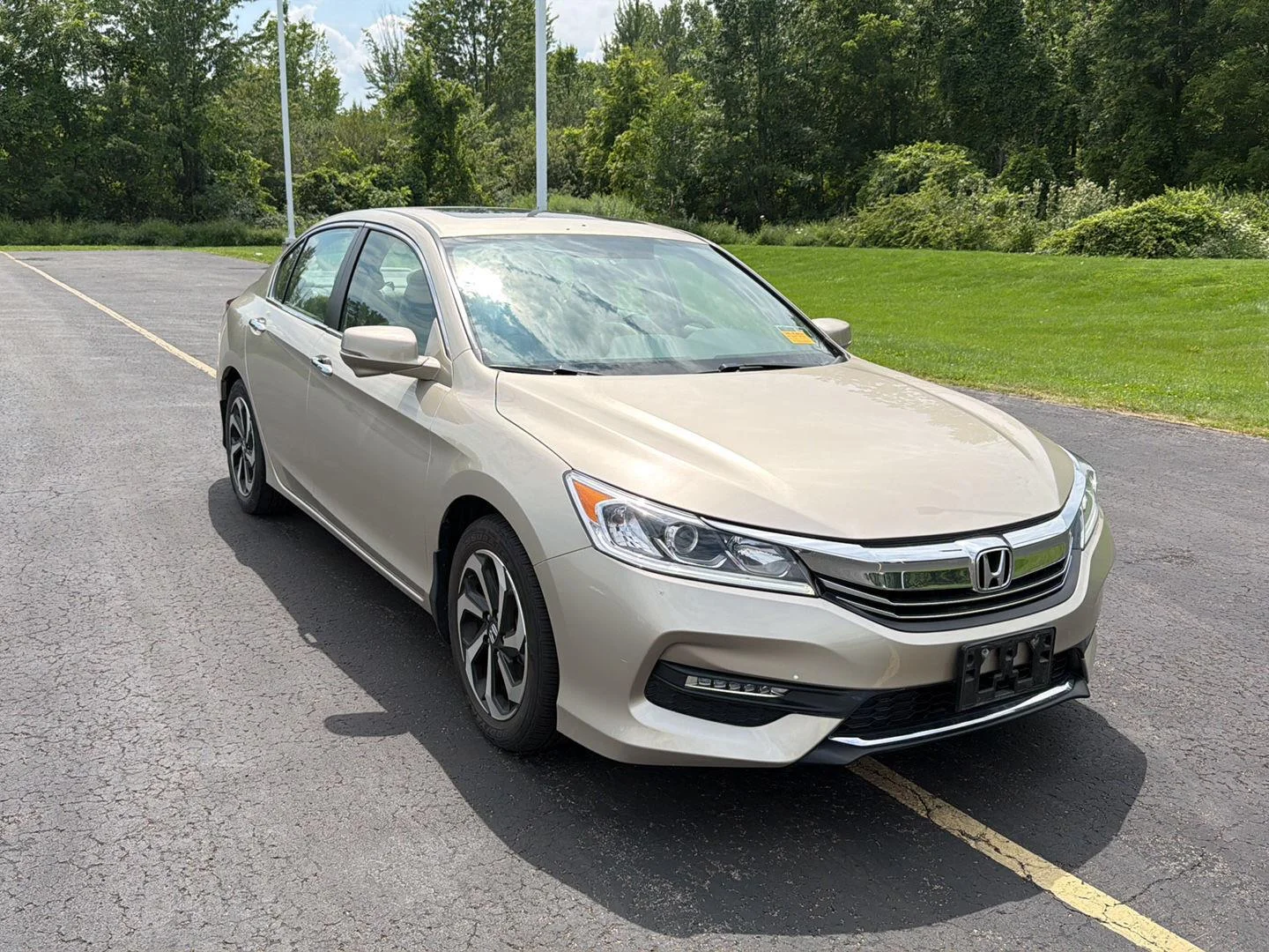 Used 2017 Modern Steel Metallic Honda EX image 4