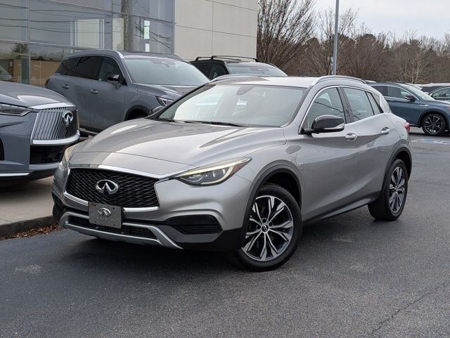 2017 INFINITI QX30 Luxury