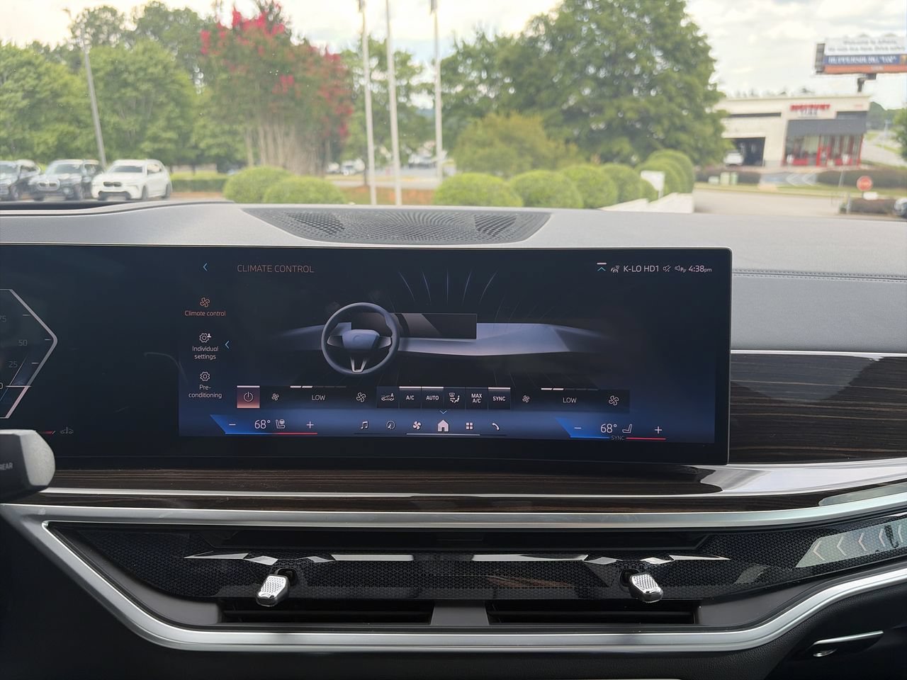 Used 2024 Black Sapphire Metallic BMW xDrive40i image 27