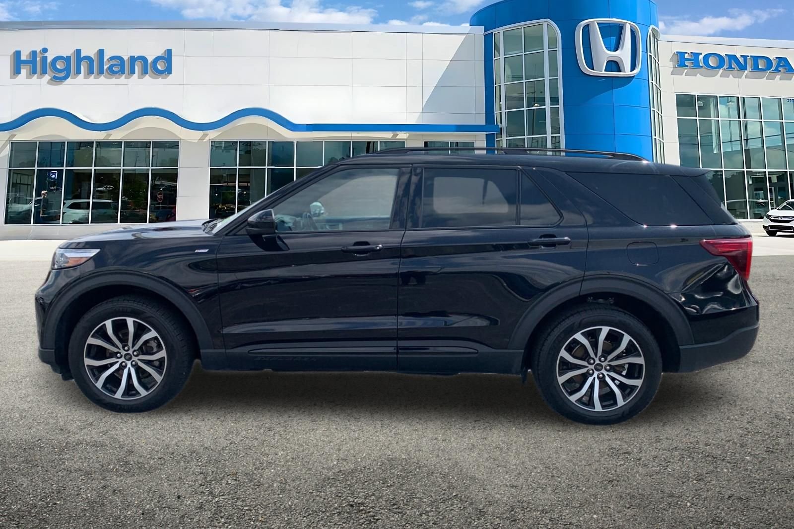 Used 2023 Black Ford ST-Line image 2