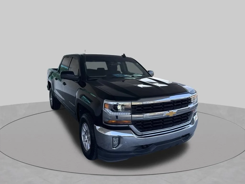 Used 2018 BLACK Chevrolet LT image 13