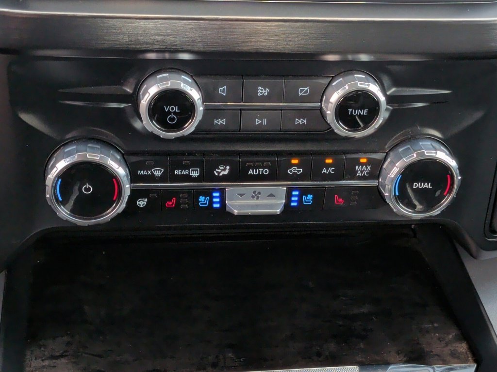 Used 2024 Silver Ford Lariat image 34