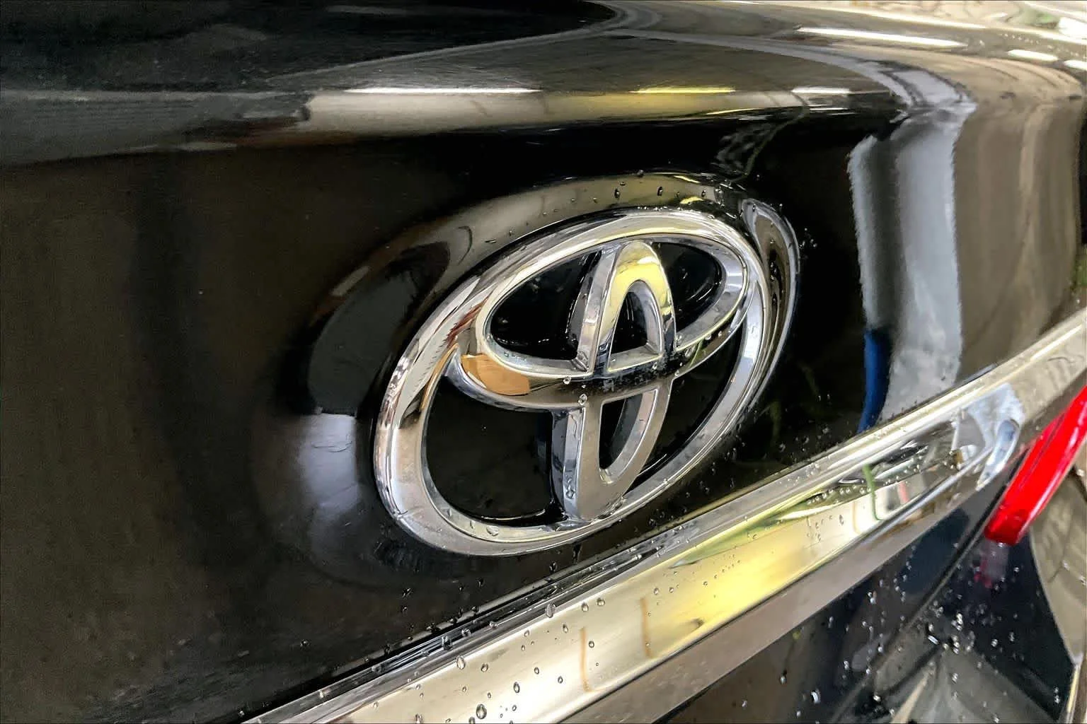 Used 2013 Black Sand Pearl Toyota LE image 28