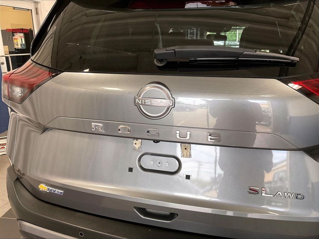 Used 2023 Gray Nissan SL image 28