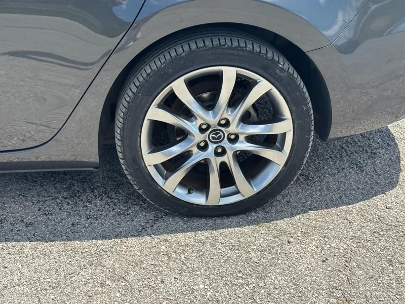 Used 2014  Mazda i Grand Touring image 12