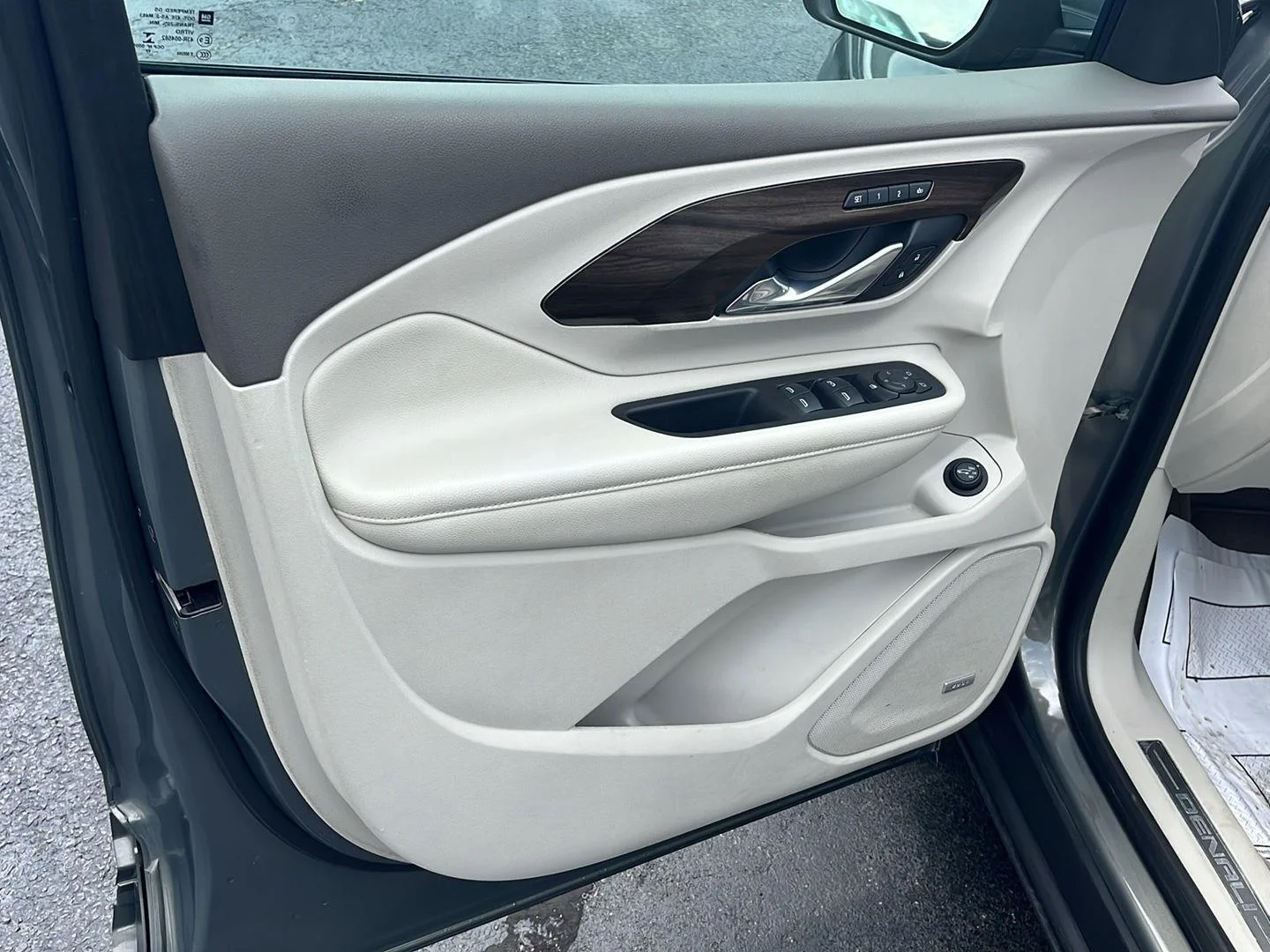 Used 2018 MINERAL METALLIC GMC Denali image 18