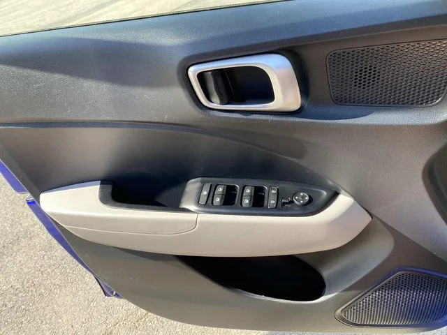 Used 2023 Blue Hyundai SEL image 19