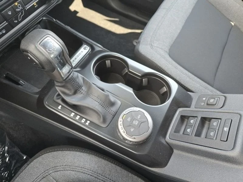2025 Ford Bronco 4-Door Base - Photo 14