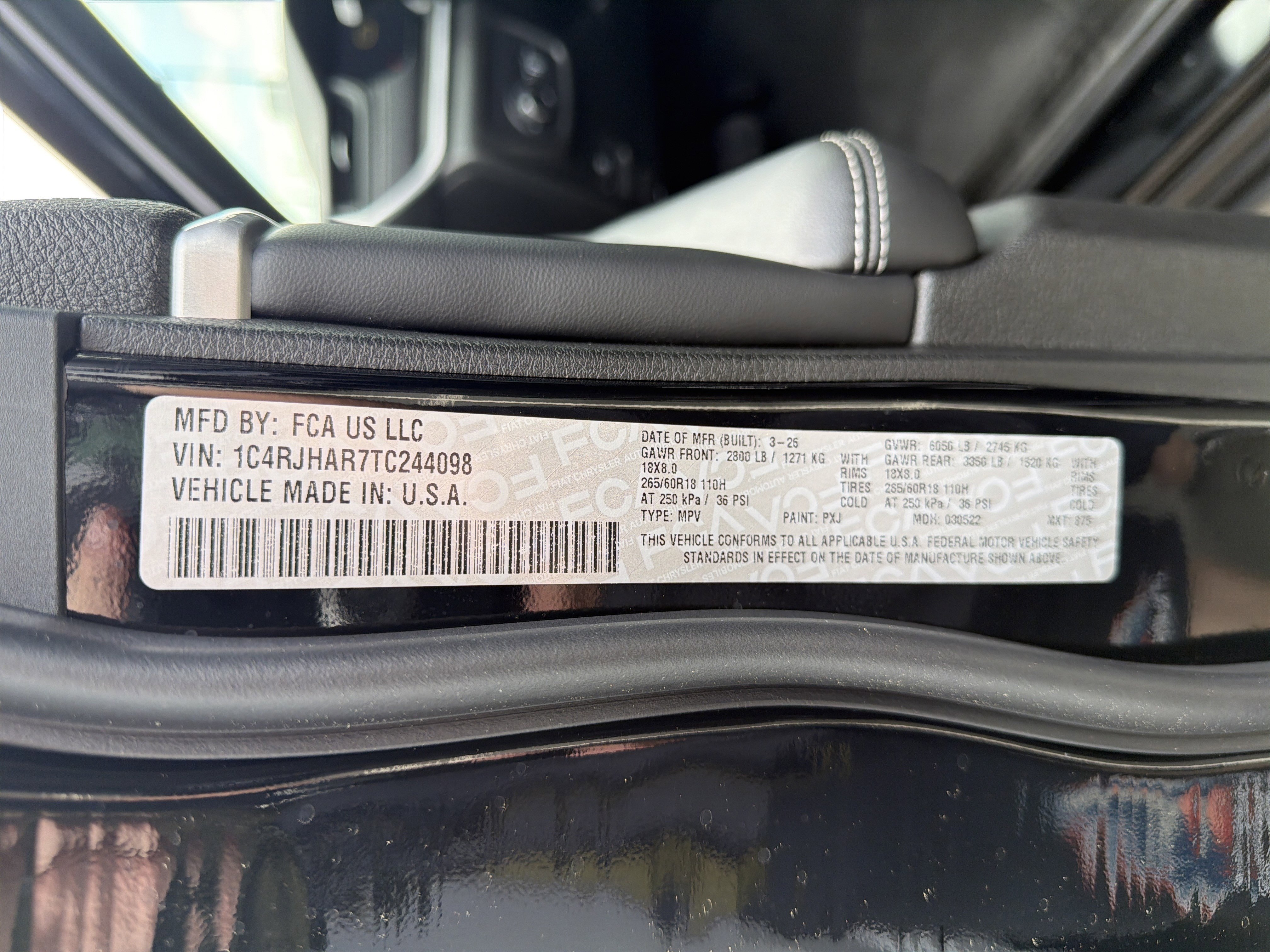 New 2026 Diamond Black Crystal Pearl-Coat Exterior Paint Jeep Altitude image 39